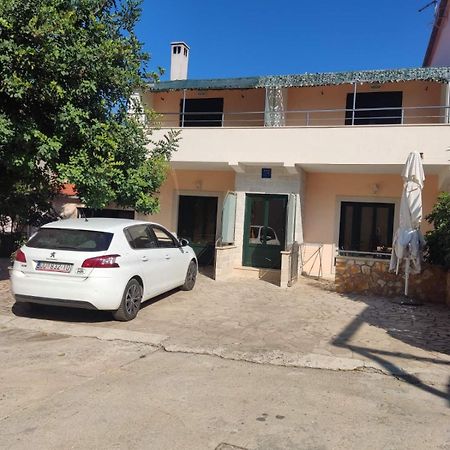 Apartments Ivana โลวิสเต ภายนอก รูปภาพ