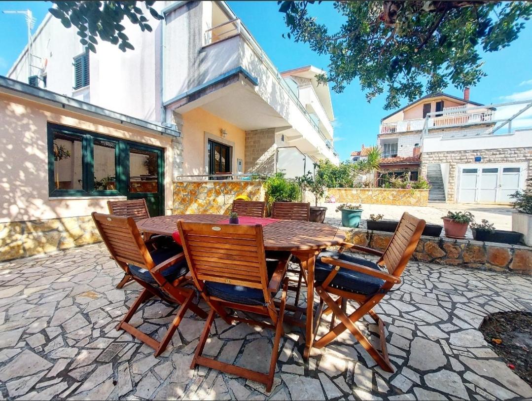 Apartments Ivana โลวิสเต ภายนอก รูปภาพ