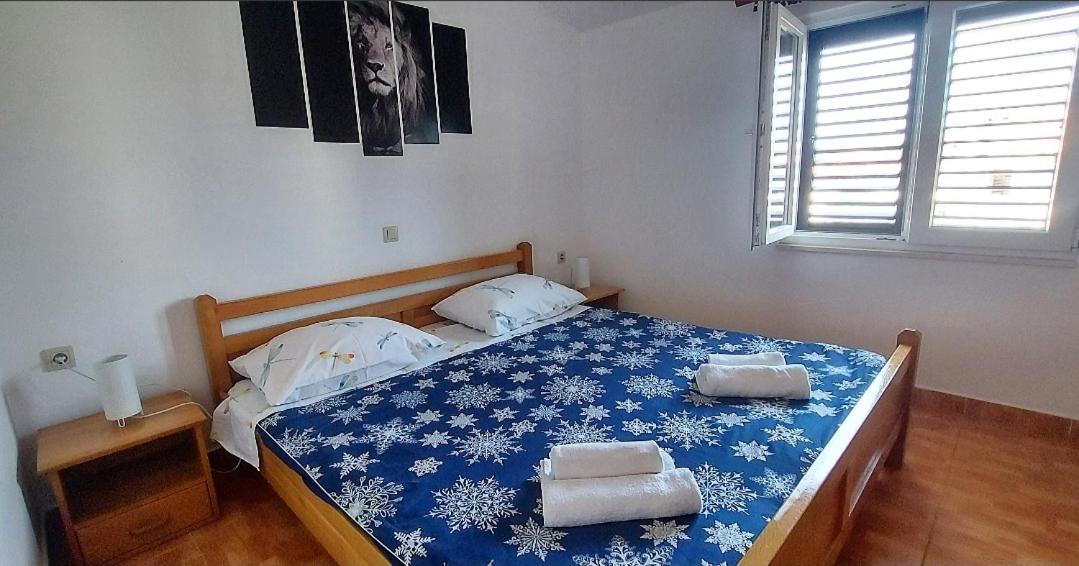 Apartments Ivana โลวิสเต ภายนอก รูปภาพ