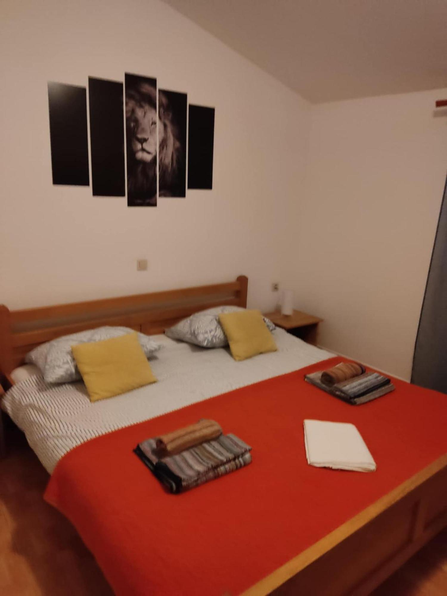 Apartments Ivana โลวิสเต ภายนอก รูปภาพ