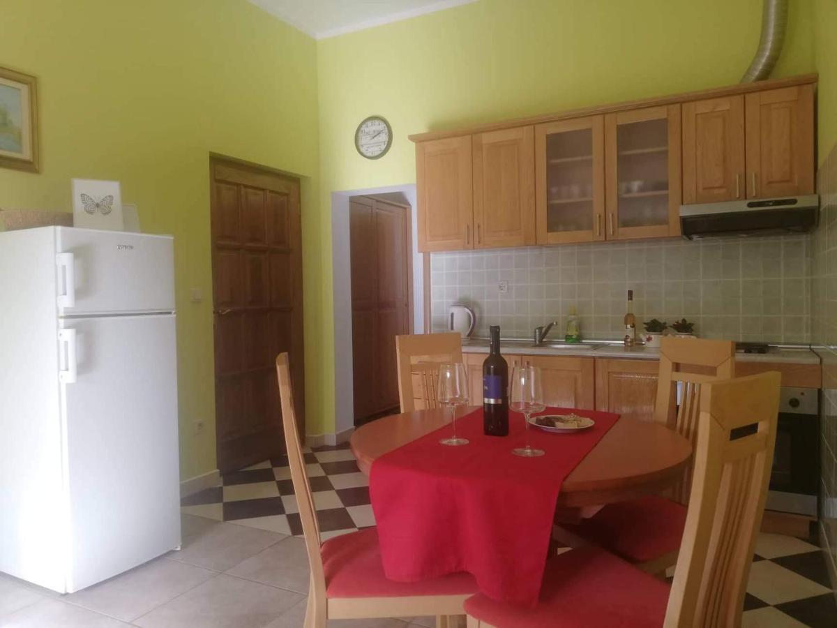Apartments Ivana โลวิสเต ภายนอก รูปภาพ