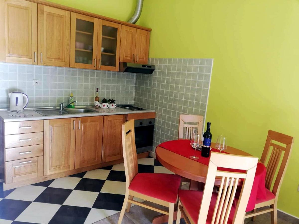 Apartments Ivana โลวิสเต ภายนอก รูปภาพ