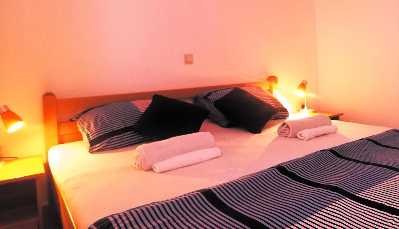 Apartments Ivana โลวิสเต ภายนอก รูปภาพ
