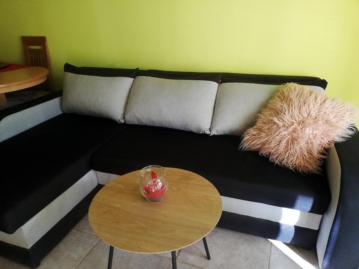 Apartments Ivana โลวิสเต ภายนอก รูปภาพ